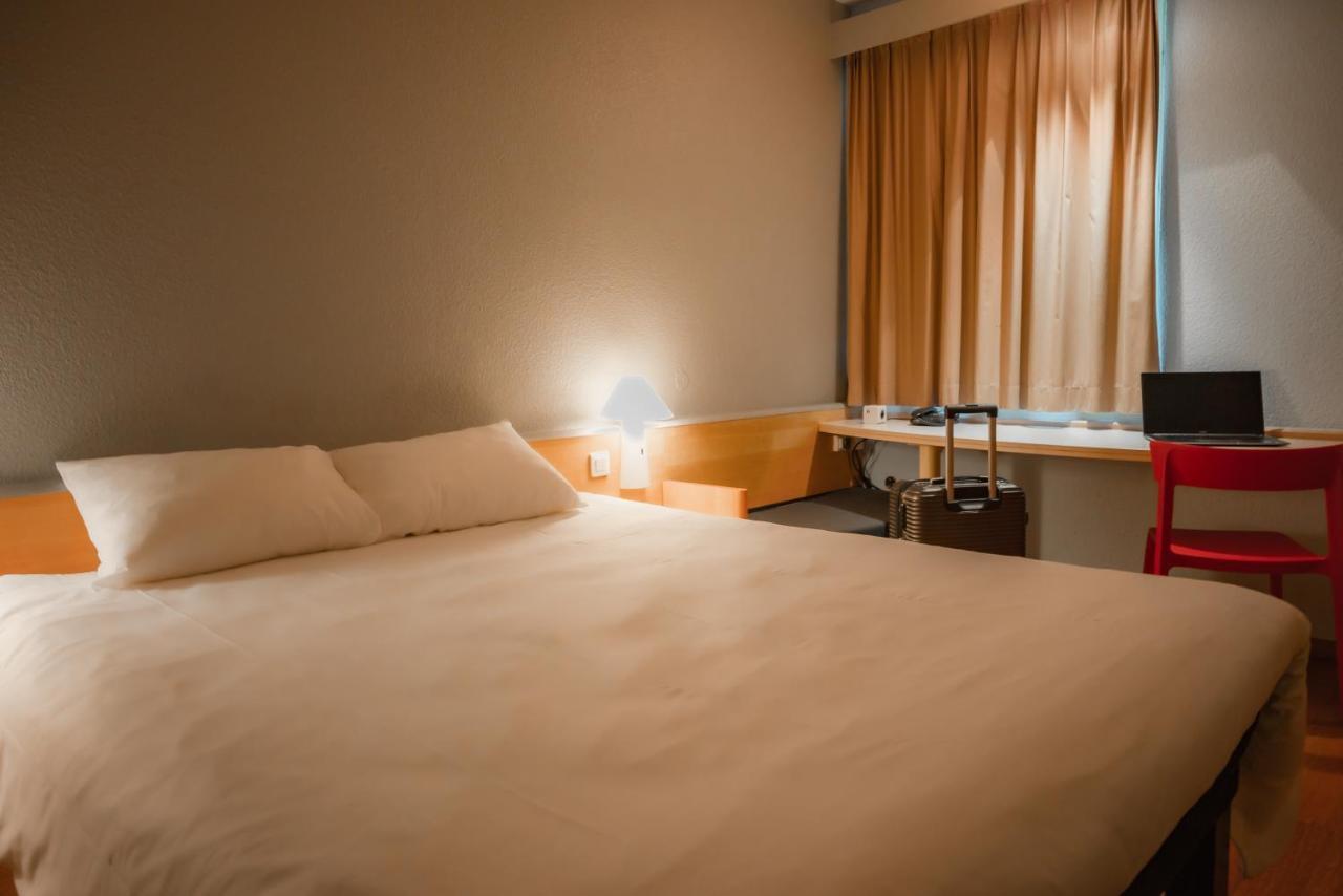 Ibis Colmar Est - Hotel Restaurant En Alsace Horbourg-Wihr Bagian luar foto