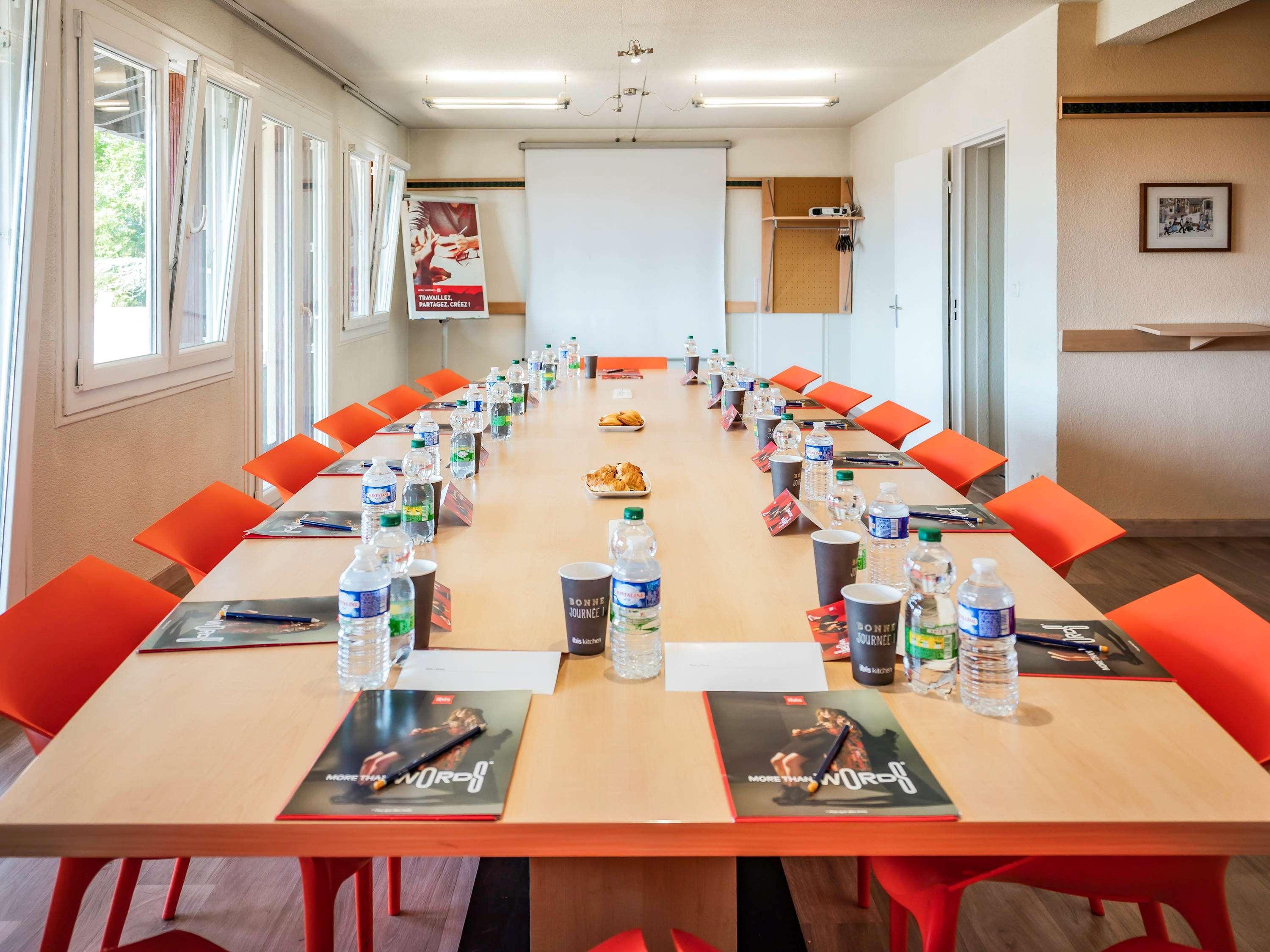 Ibis Colmar Est - Hotel Restaurant En Alsace Horbourg-Wihr Bagian luar foto