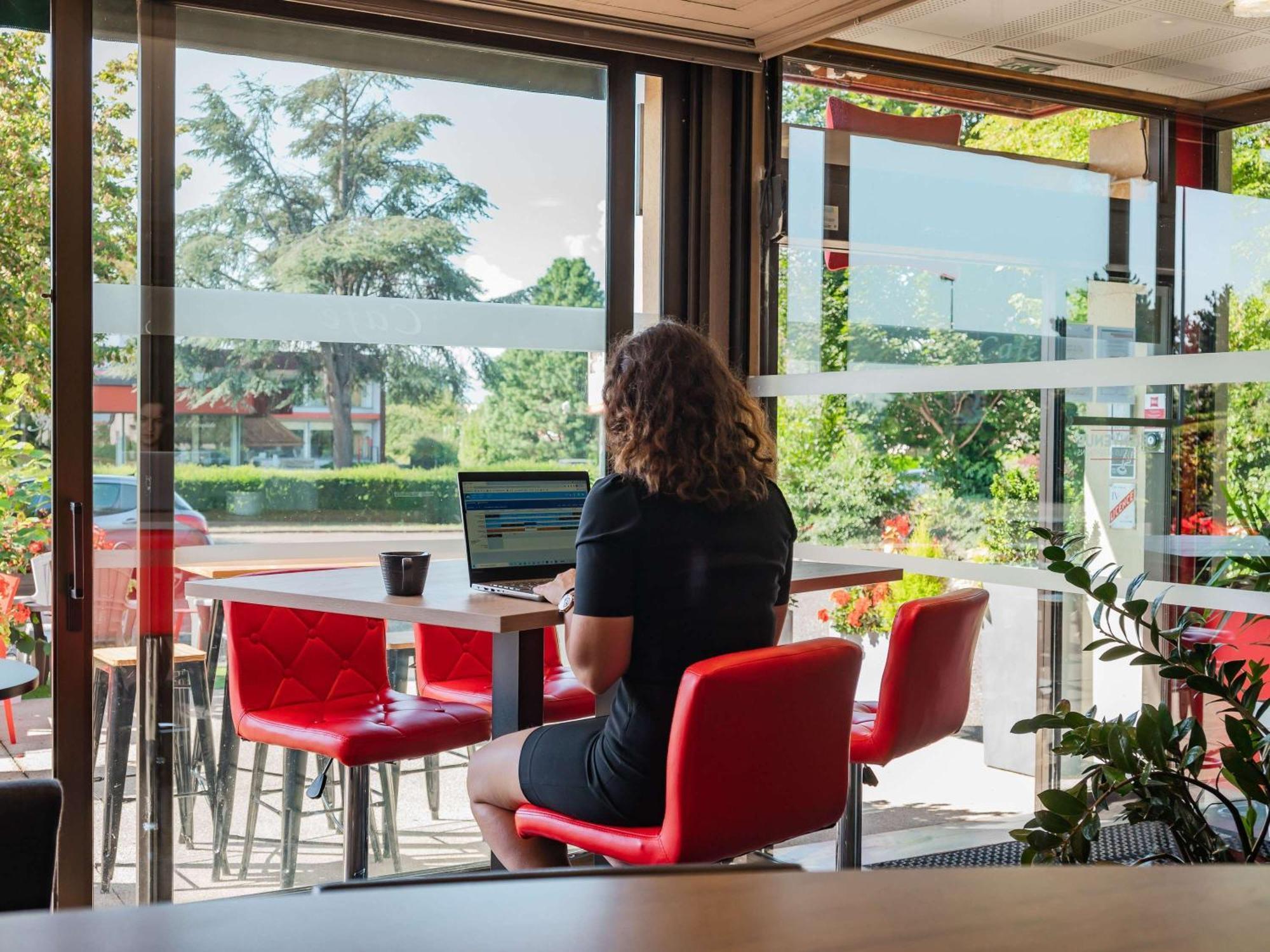 Ibis Colmar Est - Hotel Restaurant En Alsace Horbourg-Wihr Bagian luar foto